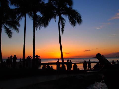 This is what everyone thinks Hawaii looks like.
And they are right.........
