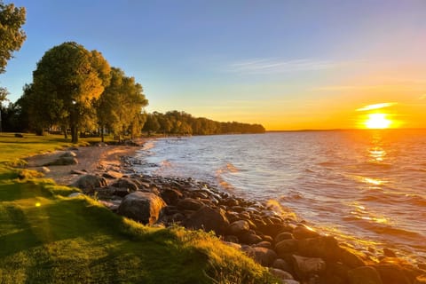 Welcome to our Lakeside Retreat at Izatys Resort!