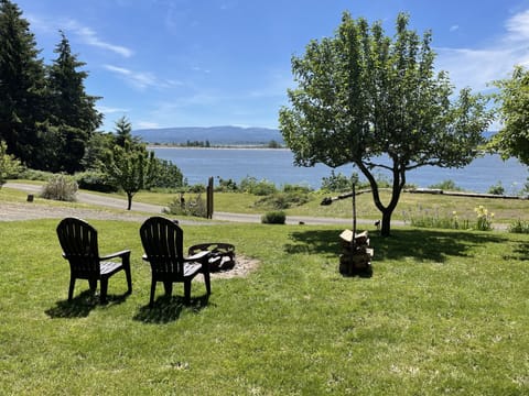 Sun worship or stargaze with an arresting view of the Columbia.