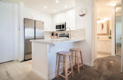Kitchen with bar area