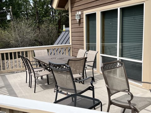 Al Fresco Dining on the Sun Deck