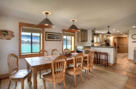 Dining room with seating for 10.