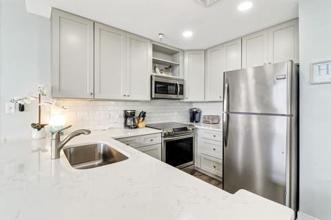 1206 Seacrest | Kitchen - 1206 Seacrest | Kitchen