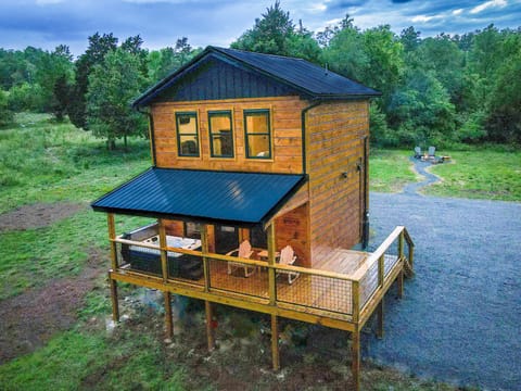 Welcome to Kirtland Cabin.
