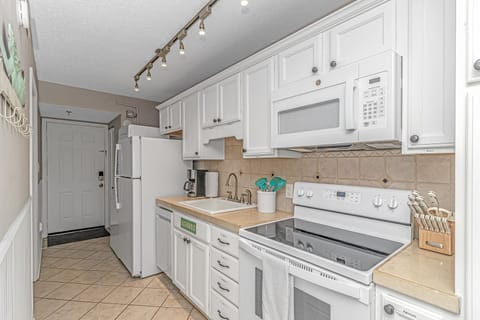 Enough Space to Cook a Meal (or skip it and order in) :)