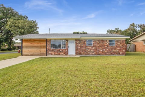 Quiet neighborhood and Easy Driveway Parking.Please do not park on the grass.