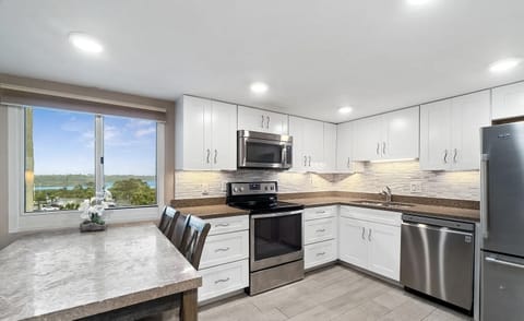 The fully stocked kitchen  has everything you need to prepare meals with ease. 