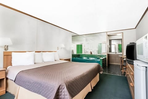 Amazing unit with 1 Queen size bed