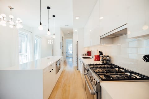 " The kitchen was a dream—equipped with high-end appliances and every utensil imaginable. We especially appreciated the hot water kettle." - Mindy, 5 Star Review