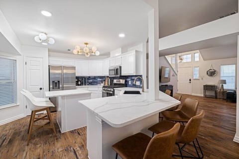 Seating for 7 plus every appliance you need right at your fingertips.