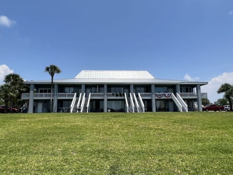 Georges Lighthouse Pointe Condos