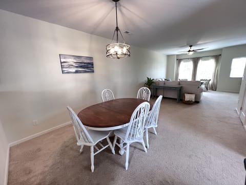 Dining room (2nd floor)