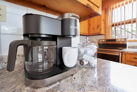 0780f479 eb41 4a4c 9850 8fa8845a2eb4