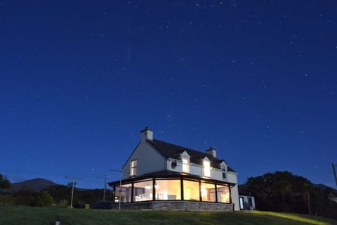 Night time at Casey House
