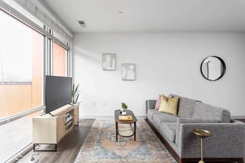 CozySuites I Trendy 1BD, Bottleworks Indy