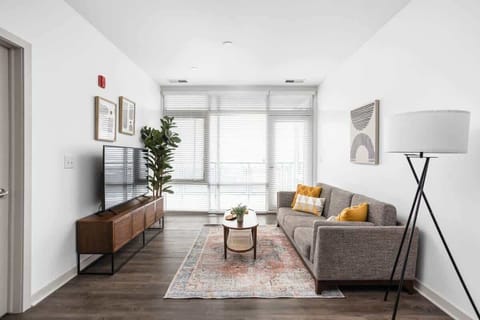 CozySuites Modern 2BR in Bottleworks Indy #1