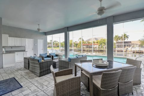 Lanai & Pool
