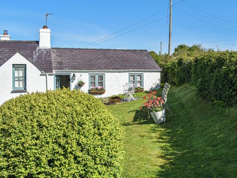 Garden | Escape2Angelsey- Tan Bryn - Escape2Anglesey, Benllech