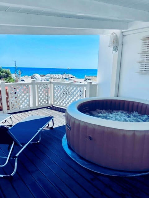Balcony with hot tub