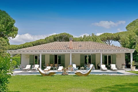 Activities, Amenities, Building Exterior, Facilities, Garden, Kitchen, Main Entrance, Outdoor, Pool, Room Detail, Spring, Summer