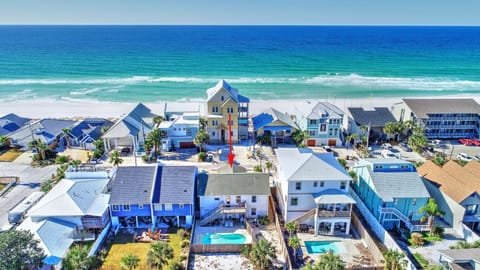 Just a short walk to the beach directly across the 2 lane street.  This house is at the end of a cul-de-sac so there is virtually no traffic.