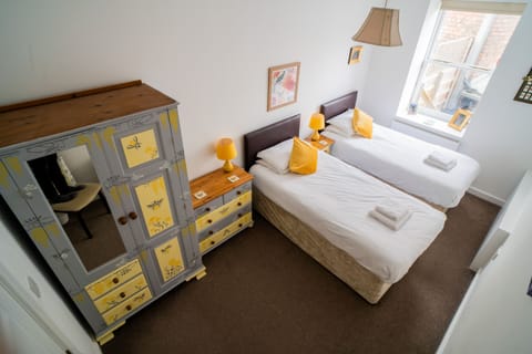 Bumblebee's bedroom 1