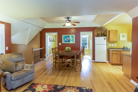Ding room table with four chairs.