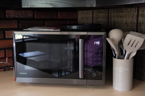 8-in-1 Countertop Microwave with Air Fryer Microwave Combo, Convection, Broil, Odor removal, Mute Function, 12.4" Position Memory Turntable with 1.0 Cu.ft, Black stainless steel