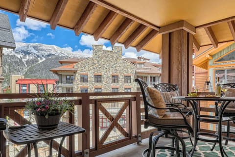 Spacious Deck, great views.