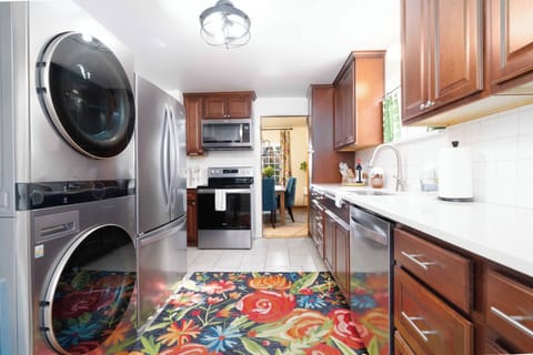 Full Size Washer/Dryer