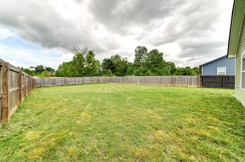 Private Backyard | Fully Fenced