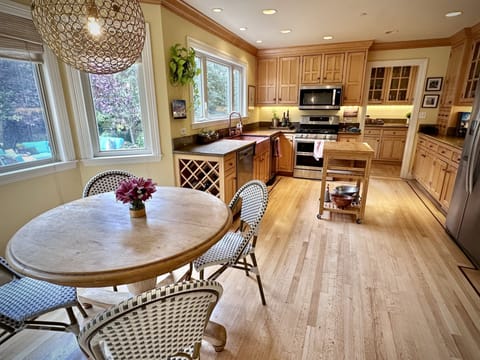 Kitchen and eating area (table has a leaf for expanding)