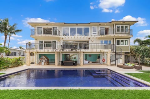 Welcome to your slice of Paradise!