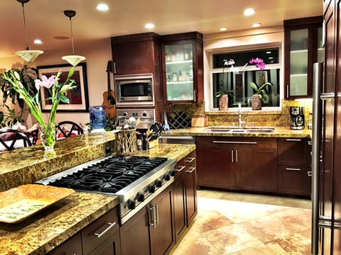 Big kitchen off the spool