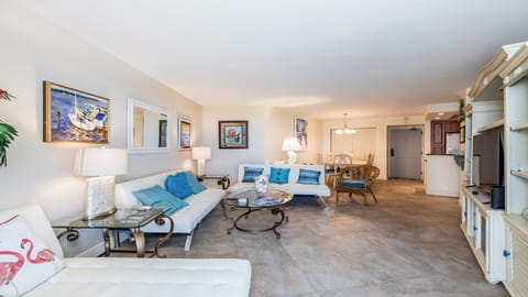 Views of Tigertail Beach and sunsets Apartment in Marco Island