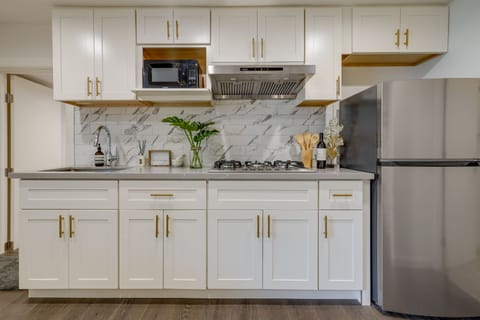 Kitchen | Cooking Basics | Trash Bags & Paper Towels