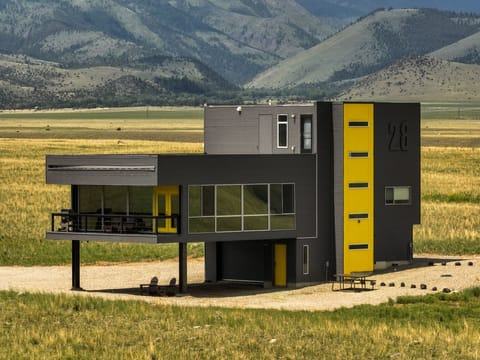 Enjoy 360 views of the Paradise Valley from Blackhawk Paradise!