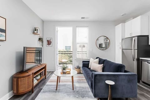 Explore CozySuites Indy from an Urban Oasis in Market East