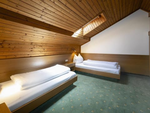 Apartment - Finkensteiner Hof, Dion Hotels & Resorts Gmbh Bed and Breakfast in Villach