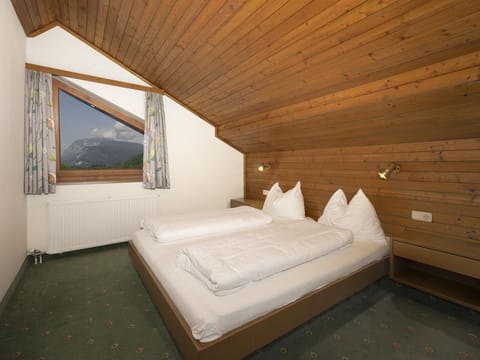 Apartment - Finkensteiner Hof, Dion Hotels & Resorts Gmbh Bed and Breakfast in Villach