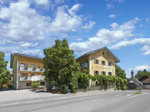 Doppelzimmer Standard - Finkensteiner Hof, Dion Hotels & Resorts Gmbh Bed and Breakfast in Villach