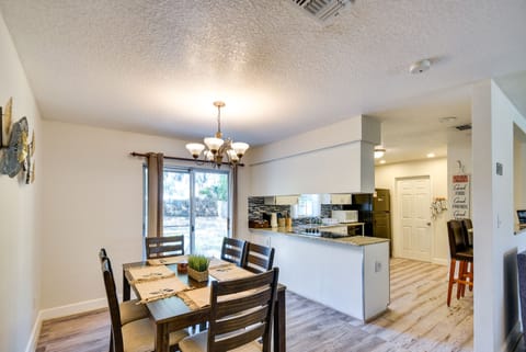 Dining Area | Dishware Provided