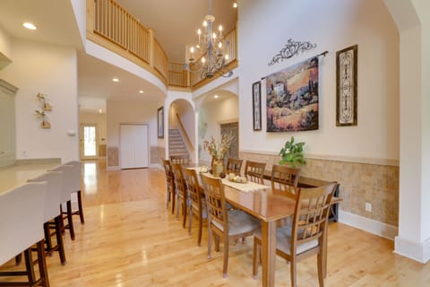 Leesburg Vacation Rental | 8BR | 4BA | 7,200 Sq Ft | Stairs Required