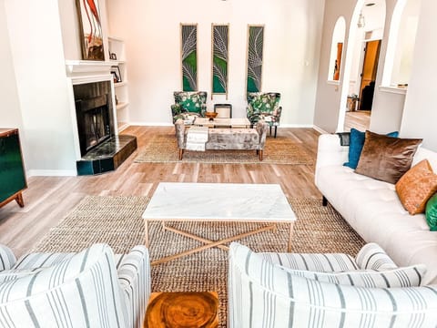 Enjoy catching up with family and friends in this spacious living room!