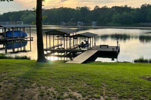 Welcome to Serenity. Enjoy this fantastic view during your stay! 