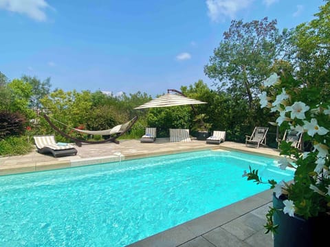 Villa near Cannes city center with swimming pool