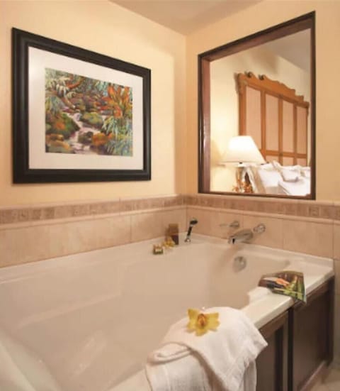 Jacuzzi in Master Bedroom. Master also has a balcony with table and 4 chairs