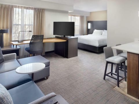 Spread out in this spacious suite with lounge and bed.