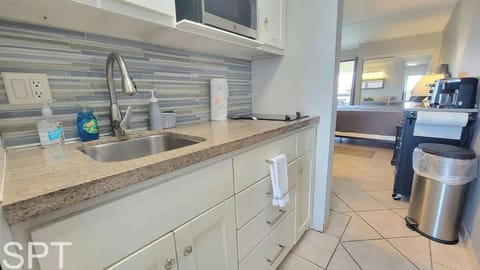 3ba7bba7-bca7-49-8JM_B