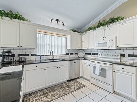 10-_OpulentREMedia-10